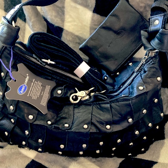 NWT Amerileather Rich Black,Soft 100% Genuine Leather Bag, Rivet detail, 16”x10” - Picture 5 of 11